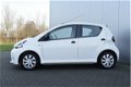 Toyota Aygo - 1.0 VVT-i Now Airco Elek/pakket Eerste eigenaar - 1 - Thumbnail