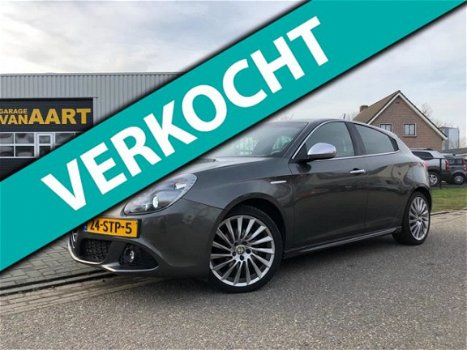 Alfa Romeo Giulietta - 1.4 T Distinctive /AUTOM/LEER/NAVI/XENON/ - 1