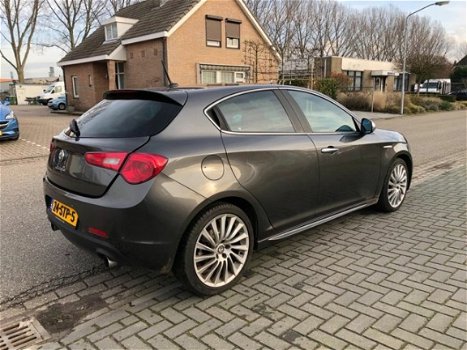 Alfa Romeo Giulietta - 1.4 T Distinctive /AUTOM/LEER/NAVI/XENON/ - 1