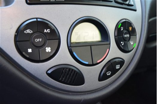 Ford Focus Wagon - 1.6-16V Futura | Leder | Navi | Climate Control OOK ZONDAG 19 JANUARI OPEN - 1