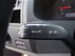 Volkswagen Transporter - 2.5 TDI dc 130pk airco lang cruise keurige bus 5pers t-edition - 1 - Thumbnail