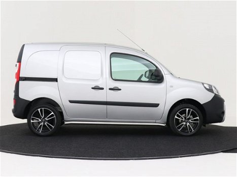 Renault Kangoo Express - 1.5 dCi 75pk Airco Navigatie Cruise control PDC Bumper in kleur - 1