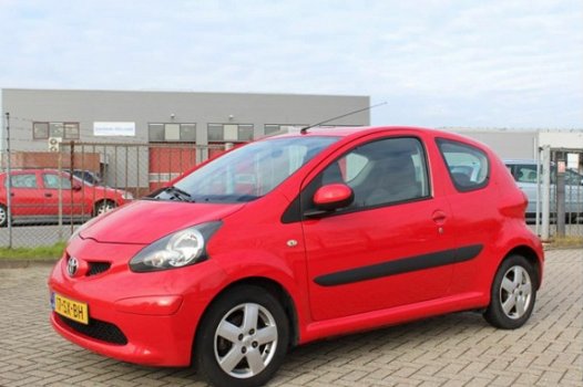 Toyota Aygo - 1.0-12V + - 1