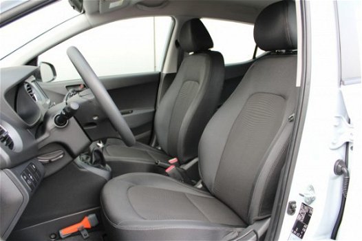 Hyundai i10 - 1.0i Comfort Navigatie | Navigatie | Parkeersensoren | Bluetooth | USB | Airco | - 1