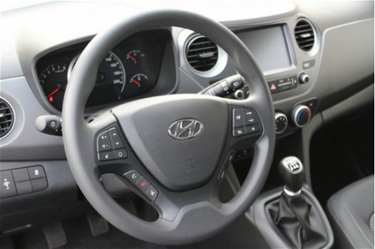 Hyundai i10 - 1.0i Comfort Navigatie | Navigatie | Parkeersensoren | Bluetooth | USB | Airco | - 1