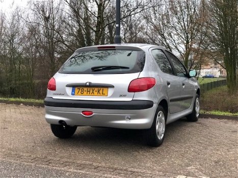 Peugeot 206 - XT 1.4 - 1