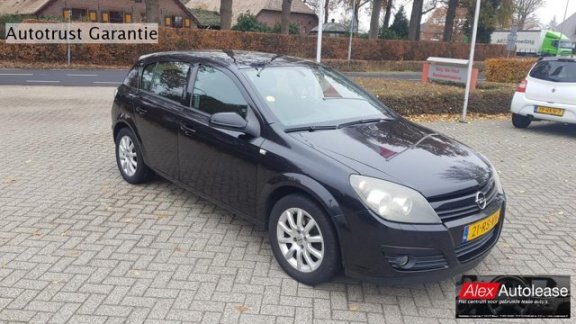 Opel Astra - 1.4 Essentia - 1