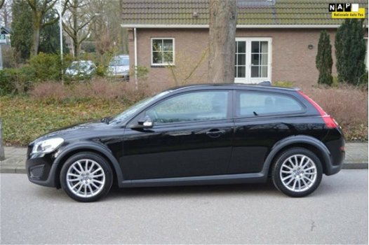 Volvo C30 - 2.0 Kinetic navi/cruise/NAP/PDC/MFS/106dkm - 1