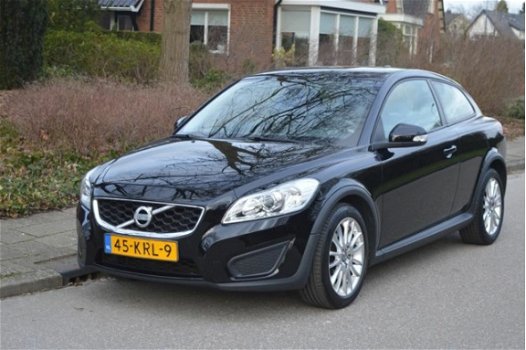 Volvo C30 - 2.0 Kinetic navi/cruise/NAP/PDC/MFS/106dkm - 1