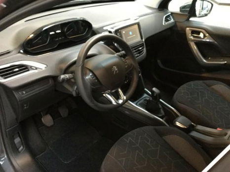 Peugeot 2008 - 1.2 PureTech Style 82pk (Navi -Clima) - 1