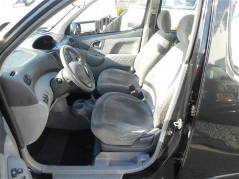 Toyota Yaris Verso - 1.3 16V VVT-I LINEA SOL AIRCO 2001 - 1