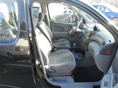 Toyota Yaris Verso - 1.3 16V VVT-I LINEA SOL AIRCO 2001 - 1