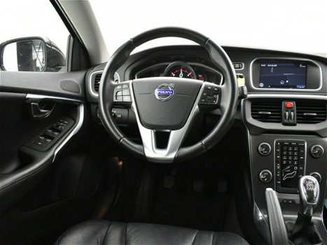 Volvo V40 - 2.0 D3 5-CILINDER SUMMUM + LEDER / XENON / NAVIGATIE / CAMERA - 1