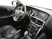 Volvo V40 - 2.0 D3 5-CILINDER SUMMUM + LEDER / XENON / NAVIGATIE / CAMERA - 1 - Thumbnail