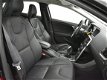 Volvo V40 - 2.0 D3 5-CILINDER SUMMUM + LEDER / XENON / NAVIGATIE / CAMERA - 1 - Thumbnail