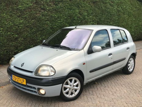 Renault Clio - 1.6 RT AUTOMAAT/AIRCO/5DRS/NIEUWE APK - 1