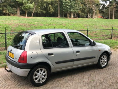 Renault Clio - 1.6 RT AUTOMAAT/AIRCO/5DRS/NIEUWE APK - 1