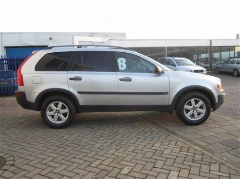 Volvo XC90 - 2.5 T Young Timerl 7 Persoons l Automaat l Trekhaak - 1