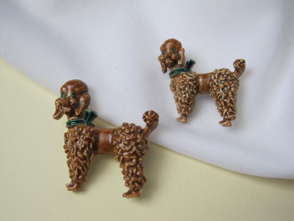 Broche bruine emaille poedel hondjes 3.3x2.9 / 3.4x3.3 cm - Afbeelding 2
