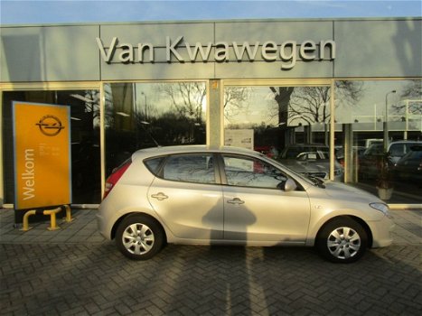 Hyundai i30 - 1.6 I CVVT 5DR - 1