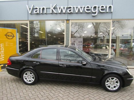 Mercedes-Benz E-klasse - E200 AUTOMAAT NAVI ECC L.M. VELGEN - 1