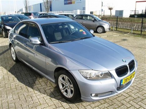 BMW 3-serie - 318i Business Line - 1