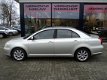 Toyota Avensis - 1.8 VVTi Linea Luna 4drs sedan, met ecc, trekhaak - 1 - Thumbnail