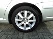 Toyota Avensis - 1.8 VVTi Linea Luna 4drs sedan, met ecc, trekhaak - 1 - Thumbnail