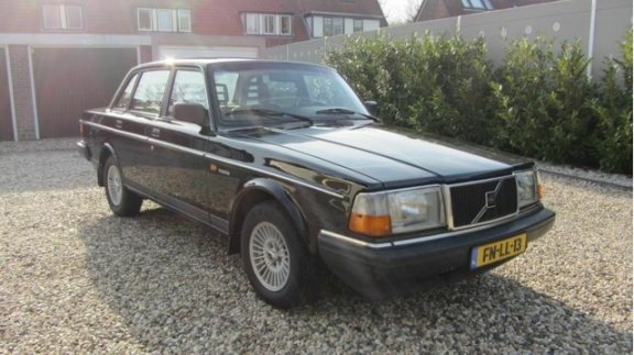 Volvo 240 - 2.3 GL Automaat Youngtimer - 1