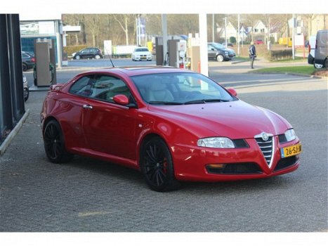 Alfa Romeo GT - 3.2 V6 - 1