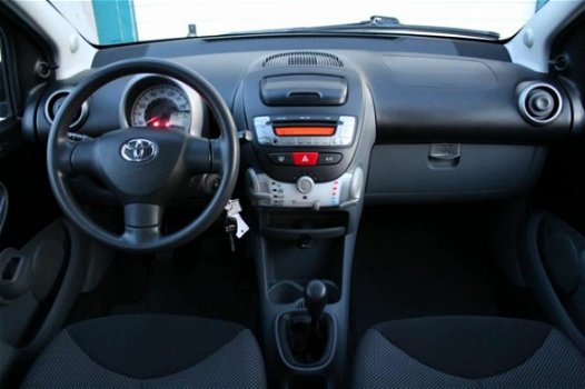 Toyota Aygo - 1.0-12V Comfort Navigator 5DEURS/NAVI/VELGEN/ - 1