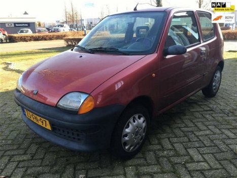 Fiat Seicento - 900 ie Young Jaar apk bij aflevering - 1