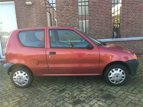 Fiat Seicento - 900 ie Young Jaar apk bij aflevering - 1