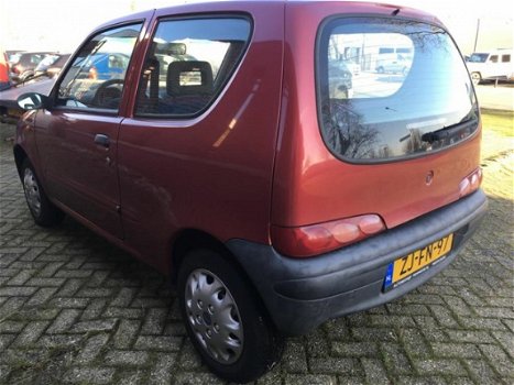 Fiat Seicento - 900 ie Young Jaar apk bij aflevering - 1