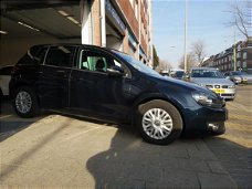 Volkswagen Golf - 1.2 TSI Highline BlueMotion NAVI / PARKPILOT / STOELVV / 2e EIGENAAR