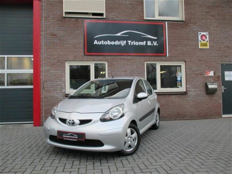 Toyota Aygo - 1.0-12V Comfort Peugeot 107-Citroen C1 - 1