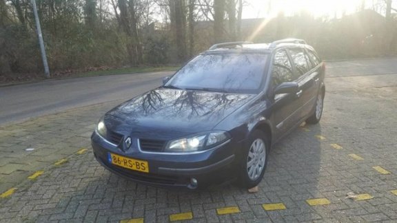 Renault Laguna Grand Tour - 2.2 dCi Privilège - 1