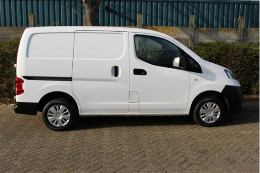 Nissan NV200 - 1.5 dCi. Visia 90PK. Perfect onderhouden en met zorg bereden auto. Zijschuifdeur rech - 1