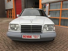 Mercedes-Benz 250 - (W124) Combi TD SPORTLINE AUTOMAAT AIRCO SCHUIFDAK PARLEMOUR WIT