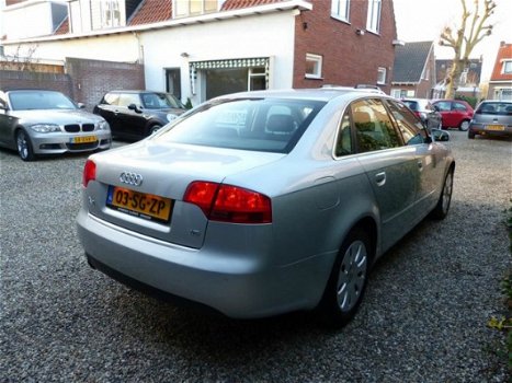 Audi A4 - 1.6 Pro Line 44.744 KM - 1