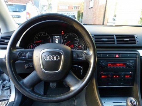 Audi A4 - 1.6 Pro Line 44.744 KM - 1