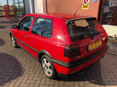 Volkswagen Golf - 2.0-16V GTI - 1