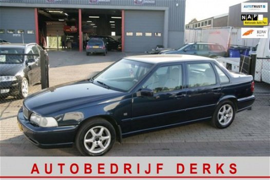 Volvo S70 - 2.4 Comfort AUT 170PK Airco 5Drs Trekhaak - 1