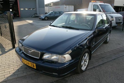 Volvo S70 - 2.4 Comfort AUT 170PK Airco 5Drs Trekhaak - 1