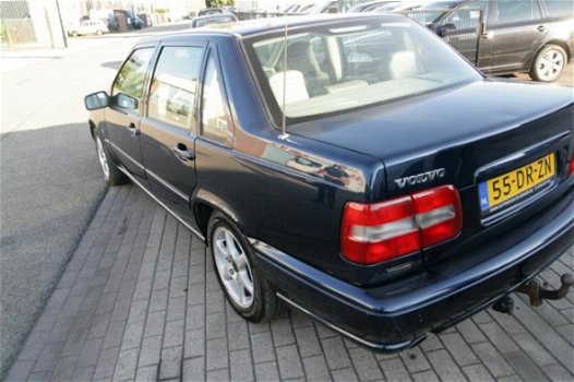 Volvo S70 - 2.4 Comfort AUT 170PK Airco 5Drs Trekhaak - 1