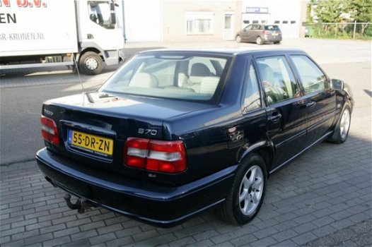 Volvo S70 - 2.4 Comfort AUT 170PK Airco 5Drs Trekhaak - 1