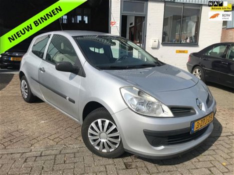 Renault Clio - 1.2-16V Authentique Airco/ MFC/ El. Raam/ APK - 1