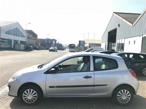 Renault Clio - 1.2-16V Authentique Airco/ MFC/ El. Raam/ APK - 1