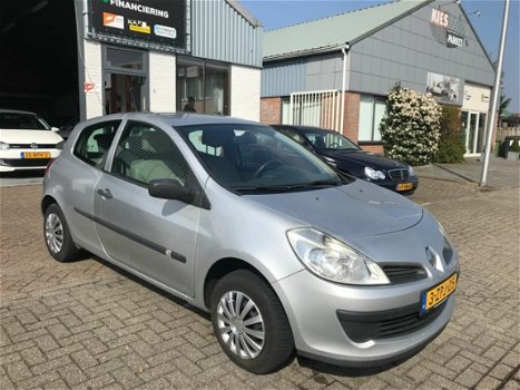 Renault Clio - 1.2-16V Authentique Airco/ MFC/ El. Raam/ APK - 1