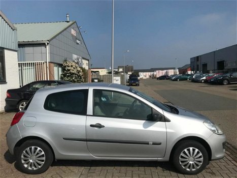 Renault Clio - 1.2-16V Authentique Airco/ MFC/ El. Raam/ APK - 1